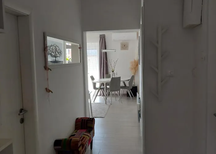 Nora Apartment *